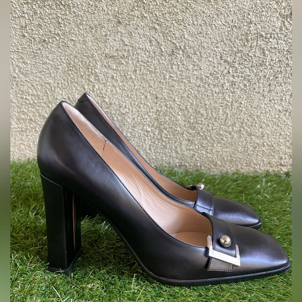 Vintage Louis Vuitton Black Leather Square Toe Heels Size 38 NEW Never Worn